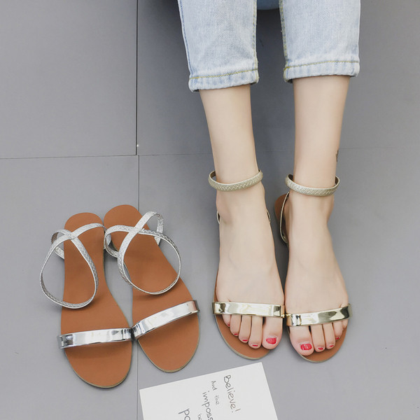 Ежедневни дамски сандали в сребърен и златен цвят с тънка каишка