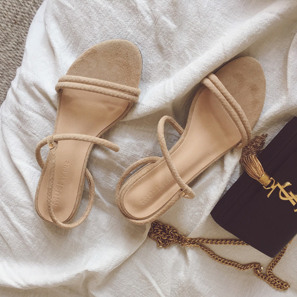 Стилни дамски сандали, велурени с тънки каишки в черен и бежов цвят