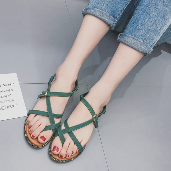 Καθημερινά κυρίες σανδάλια με λουριά πάνω από το δάχτυλο του ποδιού σε μαύρο, πράσινο και μπεζ