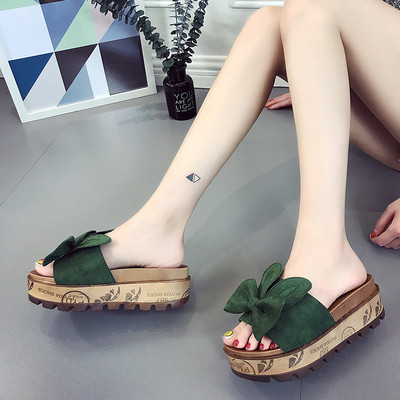 Γυναικείες παντόφλες σε πλατφόρμα σε  σε πράσινο, μαύρο και μπεζ με κορδέλα και αυτιά