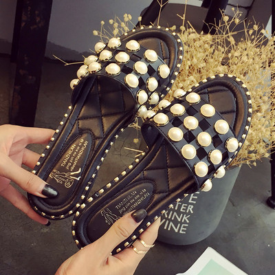 Цветни дамски чехли в разнообразие от модели