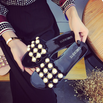 Цветни дамски чехли в разнообразие от модели