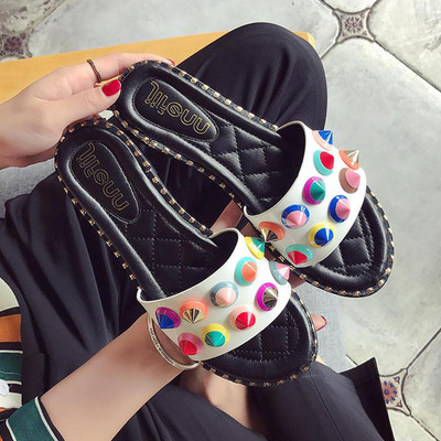 Цветни дамски чехли в разнообразие от модели