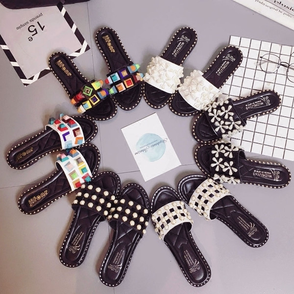 Цветни дамски чехли в разнообразие от модели