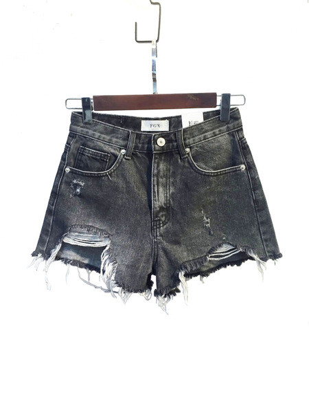 Къси дънкови дамски панталони в черен цвят и накъсани