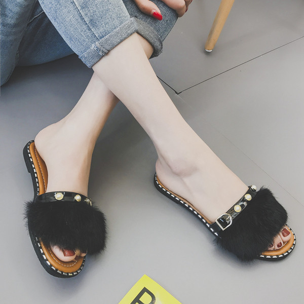 Γυναικείες παντόφλες με γούνα και πολύ όμορφα μαργαριτάρια