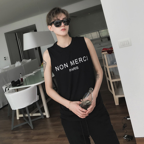 Страхотен мъжки потник в няколко различни цвята-идеален за горещите летни дни