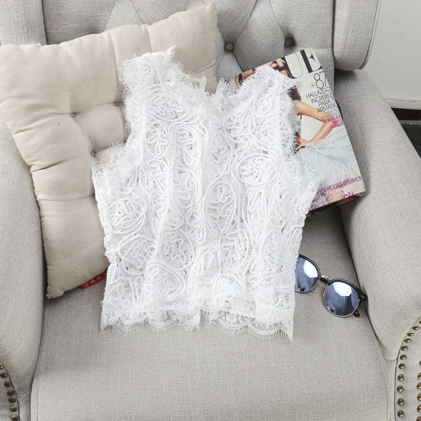 Дамски дантелен потник с О-образна яка, къс модел, в черен, бял и бежов цвят