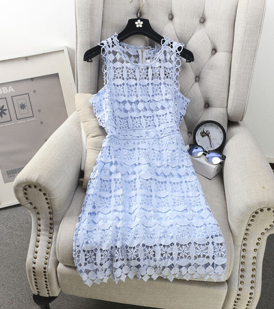 Елегантна дантелена дамска рокля в няколко цвята