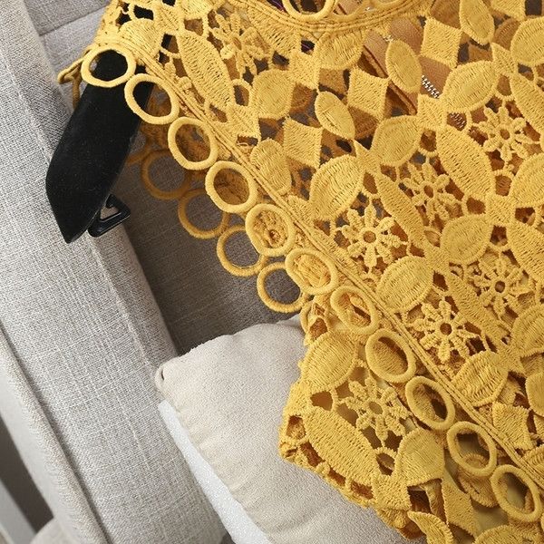 Елегантна дантелена дамска рокля в няколко цвята