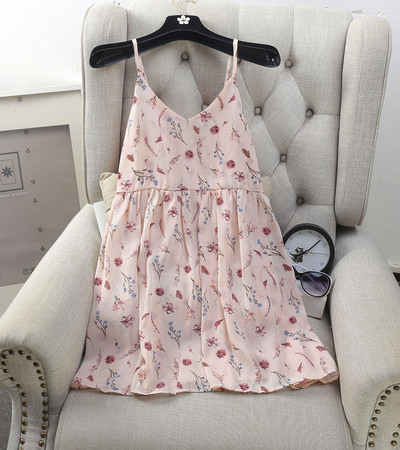 Ежедневна дамска рокля с флорални мотиви в разнообразни цветове с деколте