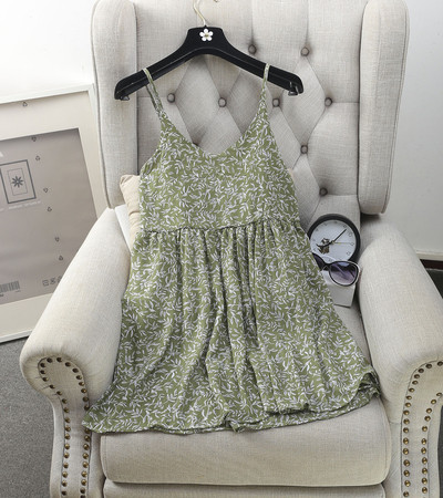 Ежедневна дамска рокля с флорални мотиви в разнообразни цветове с деколте