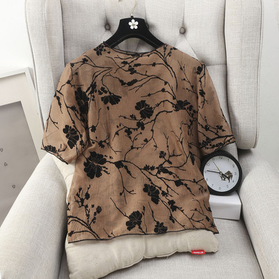 Дамска свежа тениска с флорални мотиви в няколко цвята