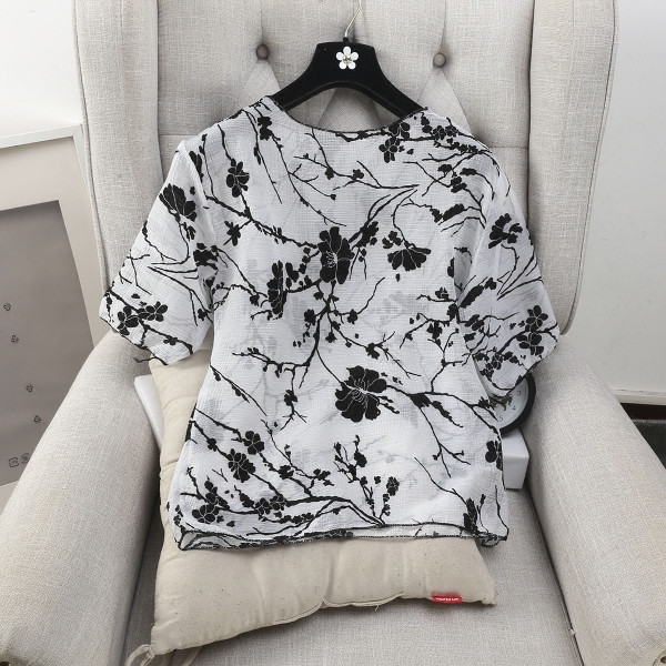 Дамска свежа тениска с флорални мотиви в няколко цвята