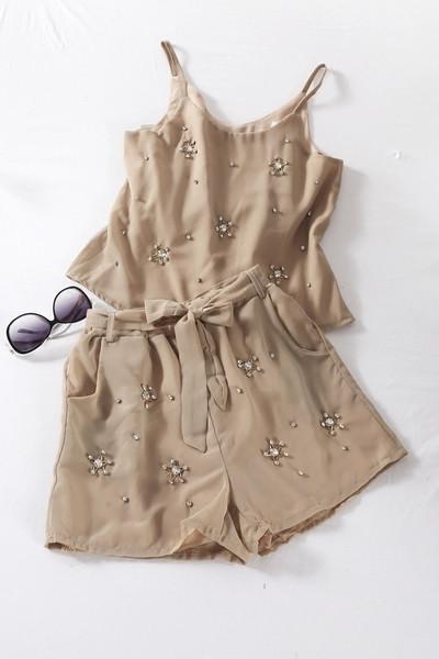 Дамски стилен комплект от 2 части - потник и къси панталони, с декорация мъниста