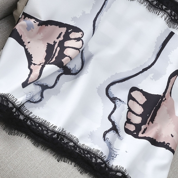 Стилна дамска блуза с 3/4 ръкав и изображения в бял и черен цвят