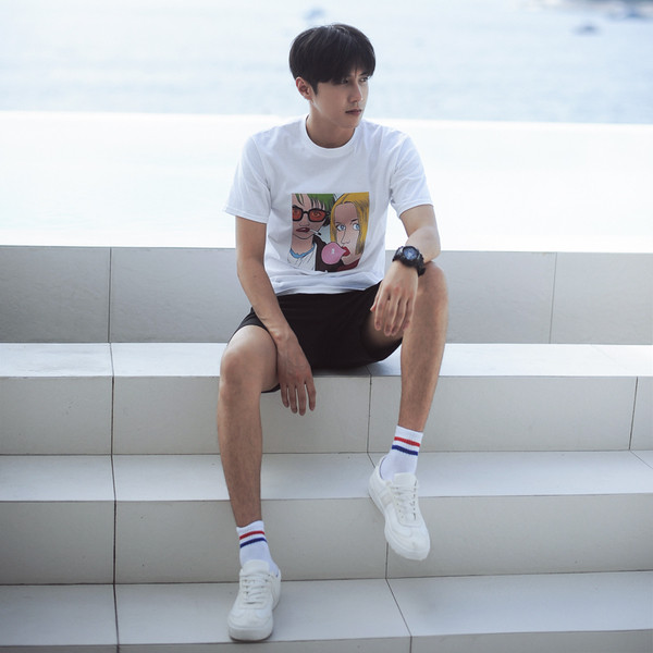 Модерна мъжка тениска със щампа - анимация