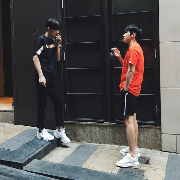 Актуален модел мъжка тениска за пролетта и лятото