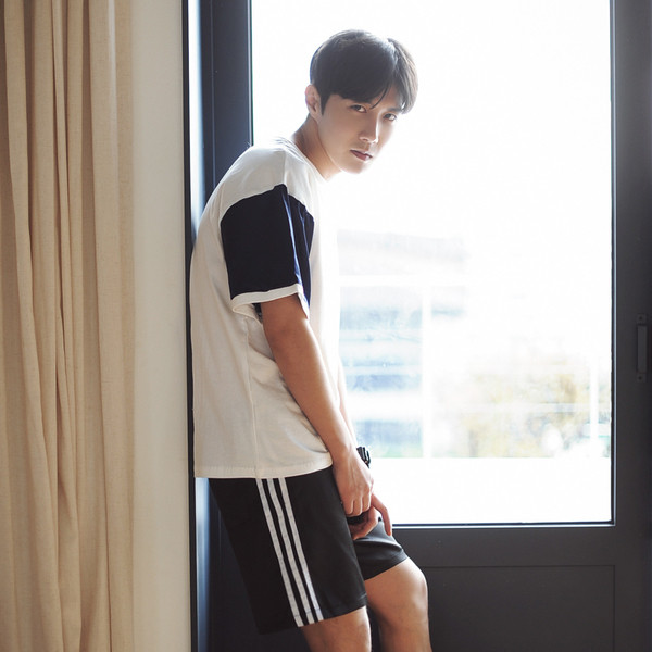 Интересна мъжка тениска с широки ръкави