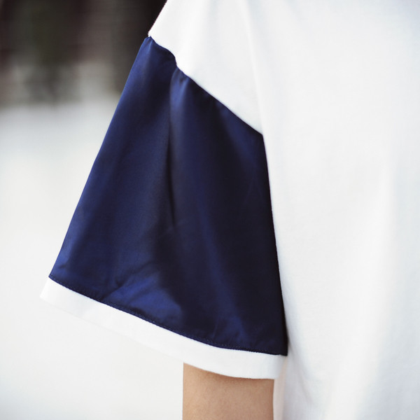 Интересна мъжка тениска с широки ръкави