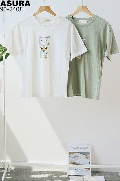 shirt πολλά φρέσκα άνδρες με κοντά μανίκια και ενδιαφέρουσα εφαρμογή