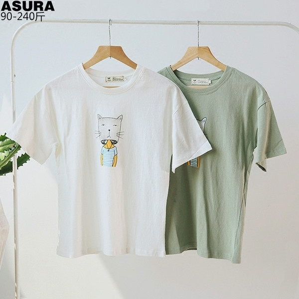 shirt πολλά φρέσκα άνδρες με κοντά μανίκια και ενδιαφέρουσα εφαρμογή