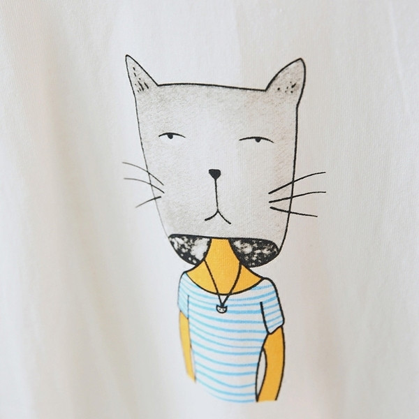 shirt πολλά φρέσκα άνδρες με κοντά μανίκια και ενδιαφέρουσα εφαρμογή