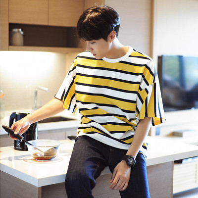 Широк модел раирана мъжка тениска в 2 разцветки