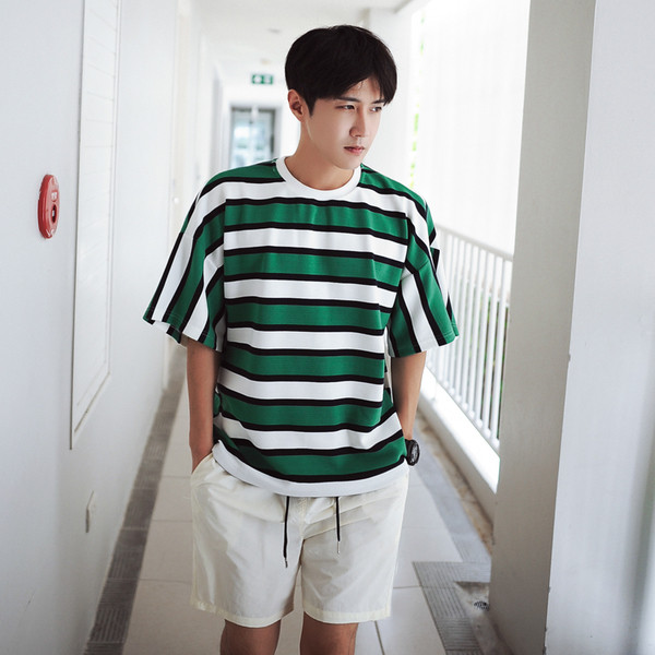 Широк модел раирана мъжка тениска в 2 разцветки