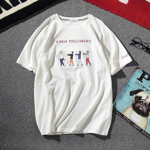 Свежа мъжка блузка с къс ръкав и интересна апликацийка