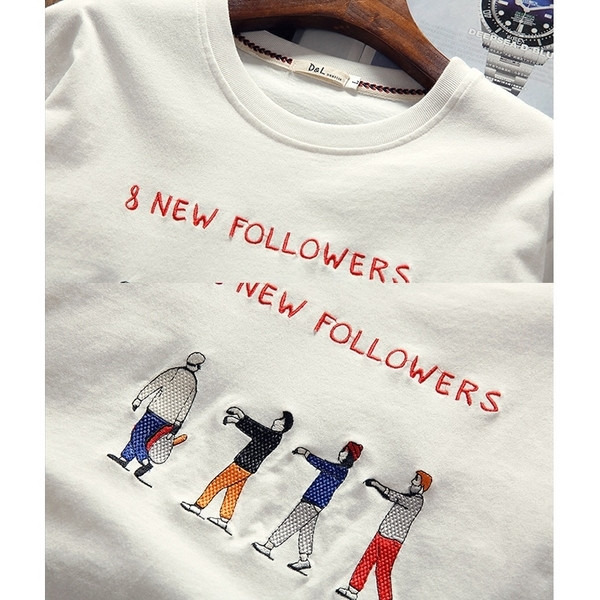 Свежа мъжка блузка с къс ръкав и интересна апликацийка