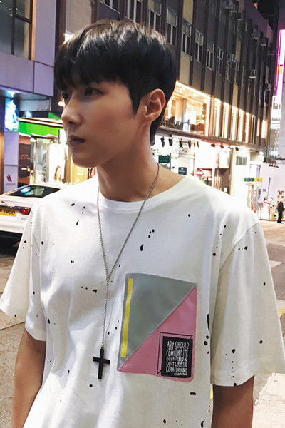 Стилна мъжка тениска с широки къси ръкави