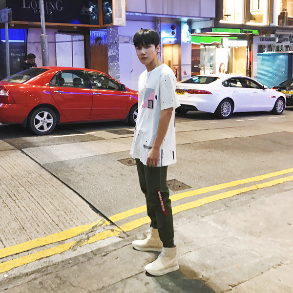 Стилна мъжка тениска с широки къси ръкави