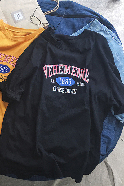 πουκάμισο Φρέσκο ​​ανδρών με επιγραφή και εκτύπωση σε έντονα χρώματα