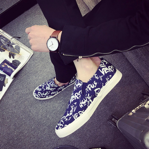 Мъжки ежедневни мокасини с надписи и равна подметка