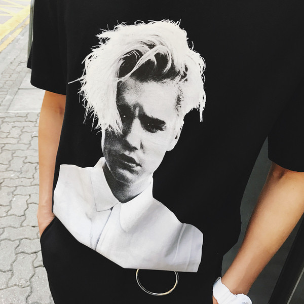 Мъжка тениска с къс ръкав с много стилна апликация