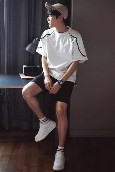 Пролетно-лятна спортно-елегантна мъжка тениска с широк къс ръкав