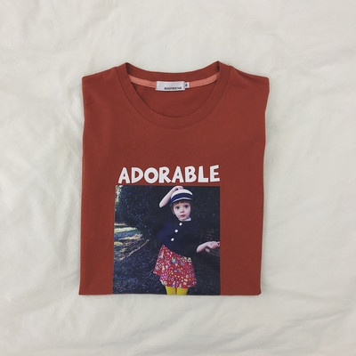 Много свежа и стилна унисекс тениска в няколко цвята и интересна щампа