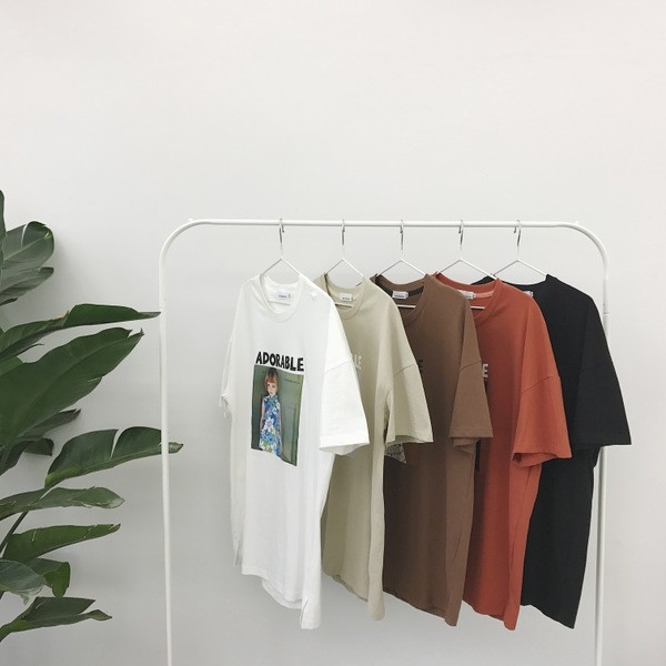 Много свежа и стилна унисекс тениска в няколко цвята и интересна щампа