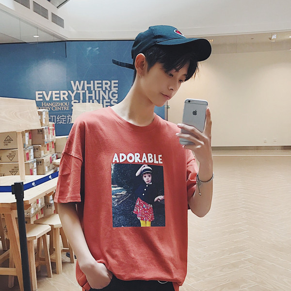 Много свежа и стилна унисекс тениска в няколко цвята и интересна щампа