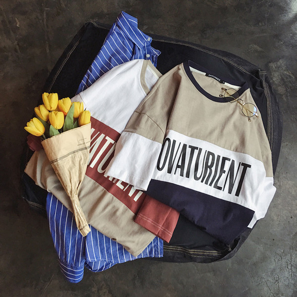 shirt Ευρεία μοντέλο άνδρες με κοντά μανίκια και μια επιγραφή - 2 χρώματα