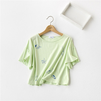 Свежа дамска блузка с интересни апликацийки