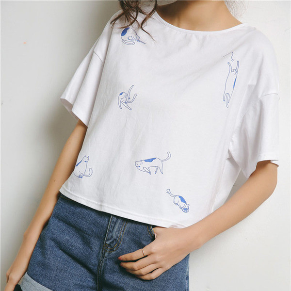 Свежа дамска блузка с интересни апликацийки