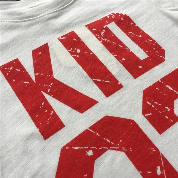  T-shirt με κοντό μανίκι και τριών χρωμάτων επιγραφή για αγόρια