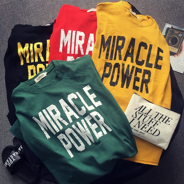 πουκάμισο Ευρεία ανδρών με 3/4 μανίκι με την επιγραφή «Θαύμα εξουσία»