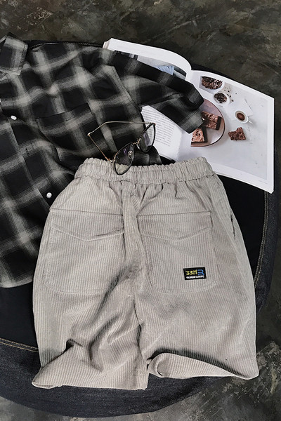 σύντομη παντελόνι κοτλέ Μεγάλη μοντέλο των ανδρών