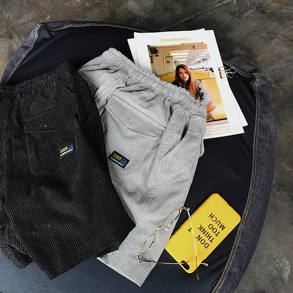 σύντομη παντελόνι κοτλέ Μεγάλη μοντέλο των ανδρών