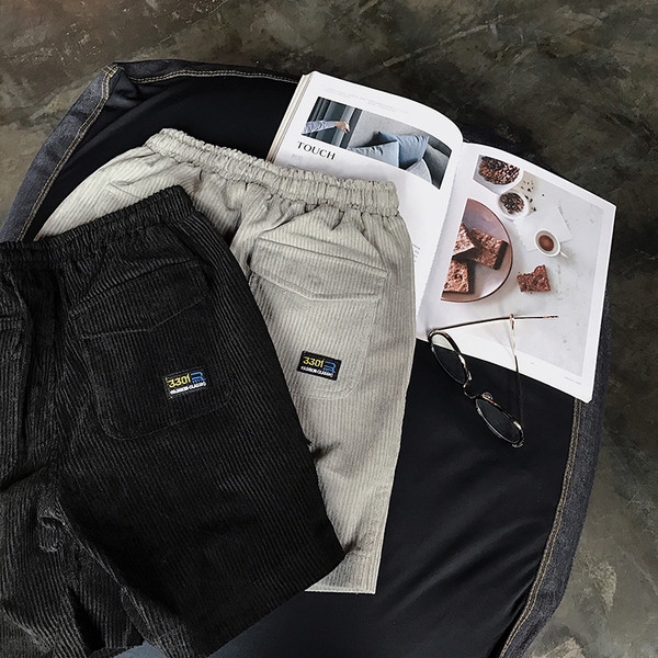 σύντομη παντελόνι κοτλέ Μεγάλη μοντέλο των ανδρών