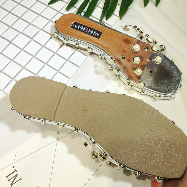 Ежедневни дамски чехли с перли в прозрачен цвят