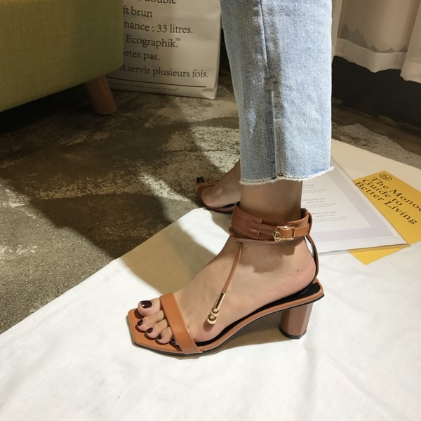 Παπούτσια του φωτός, παχύ ηλεκτρικής ενέργειας σε τρία χρώματα